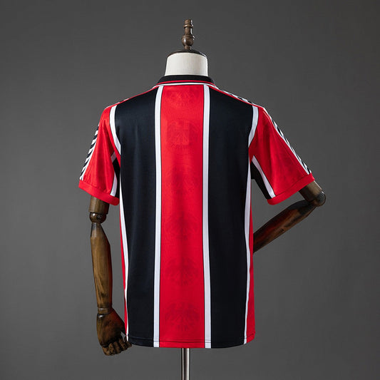 Eintracht Frankfurt 1996/97 Home Retro Kit back view