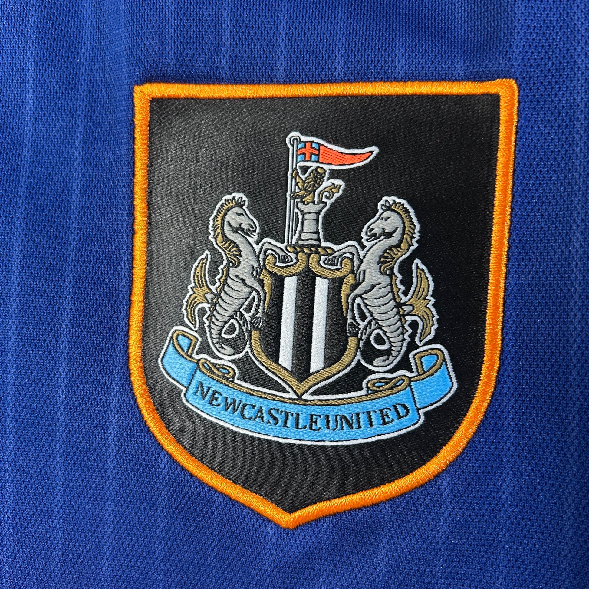 Newcastle United Away Replica Kit 2025/26