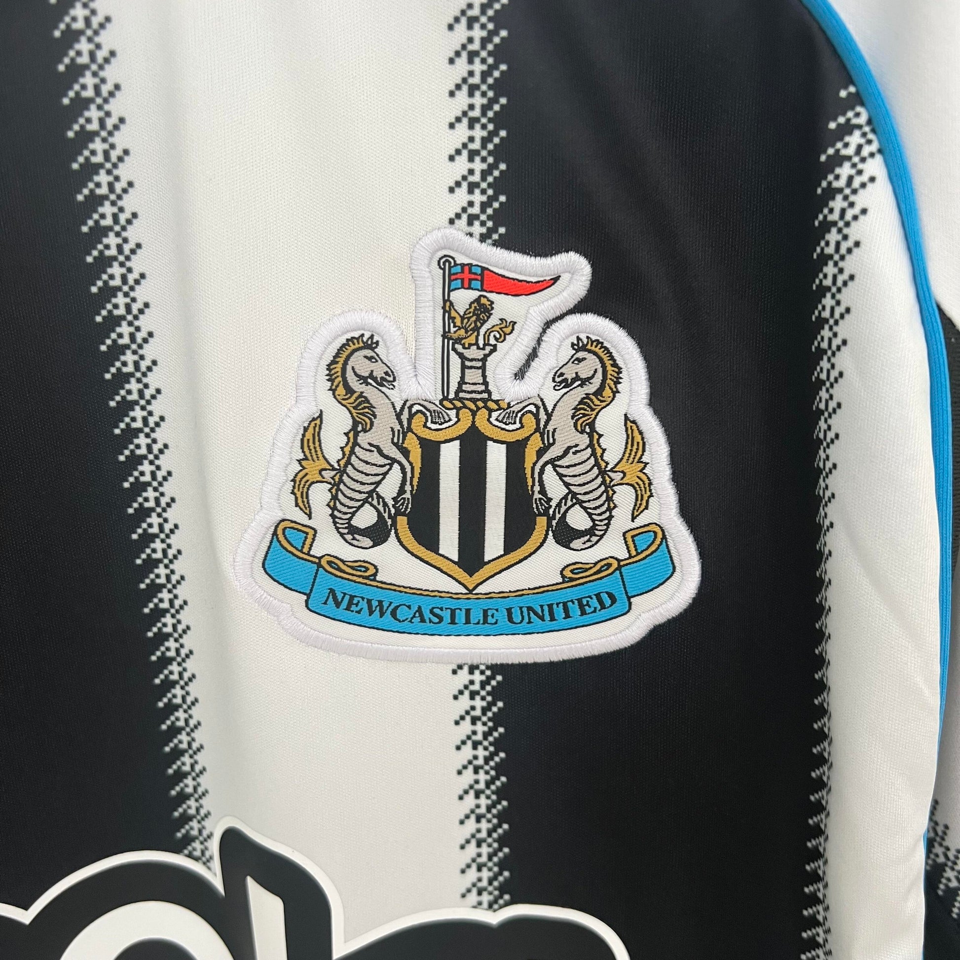 Newcastle United Home Replica Kit 2025/26