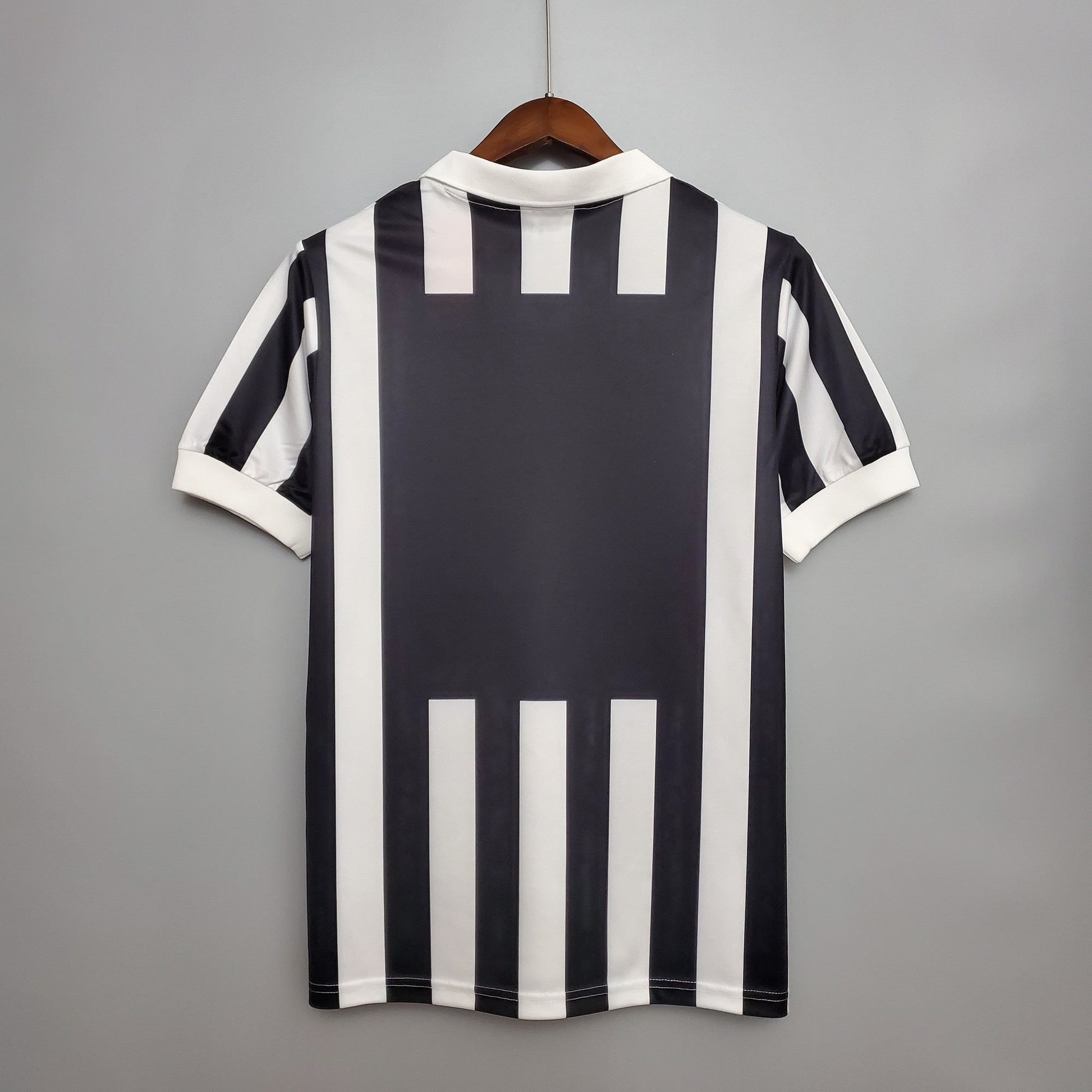 Juventus 1982/1984 Home Retro Kit