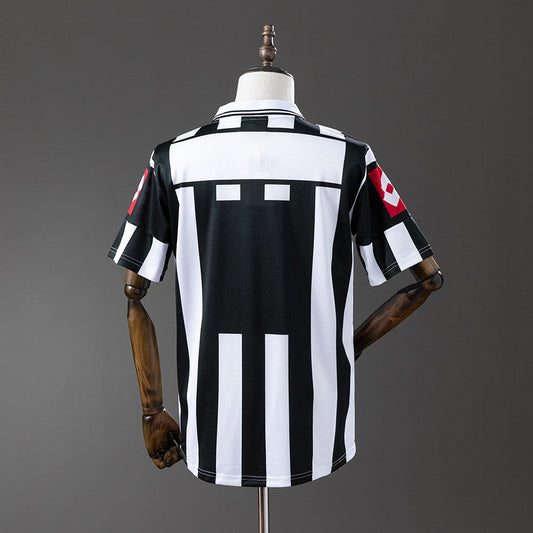 Juventus 2001/2002 Home Retro Kit