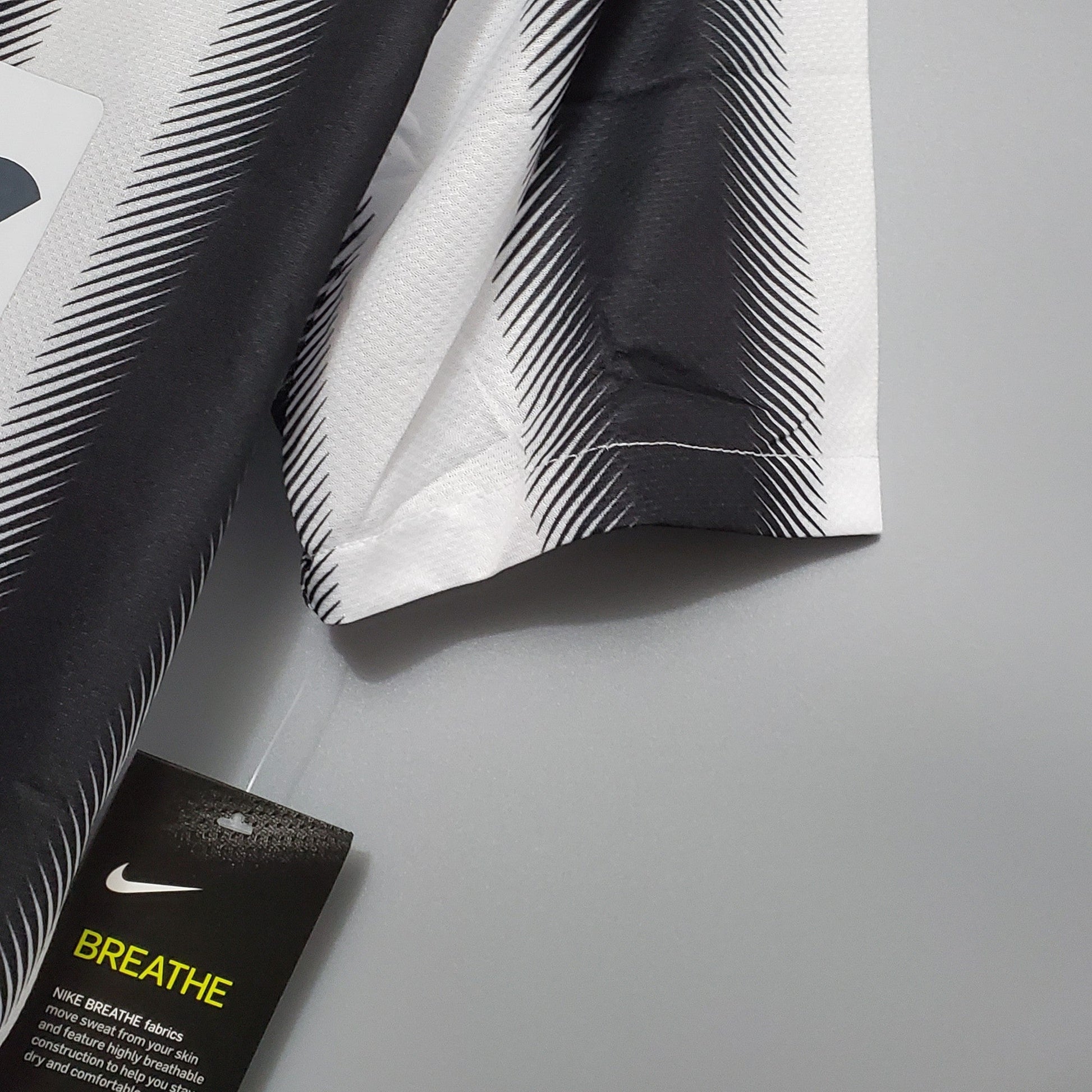 Juventus 2010/2011 Home Retro Kit