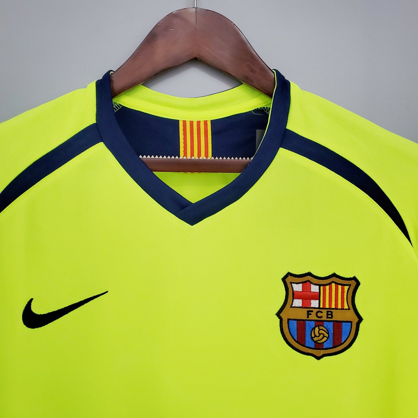 FC Barcelona Retro Away Kit 2005/06 Long Sleeve