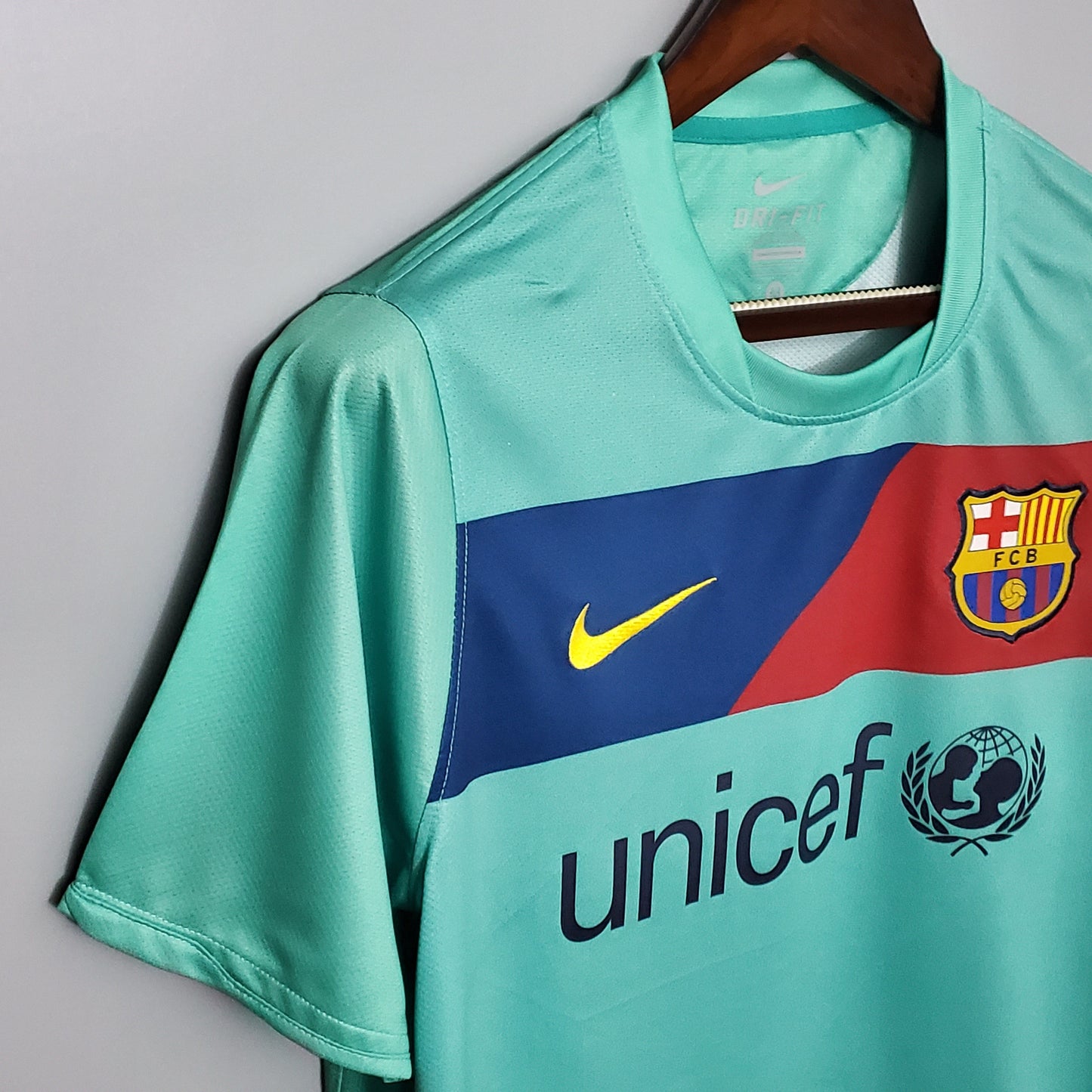 FC Barcelona Retro Away Kit 2010/11